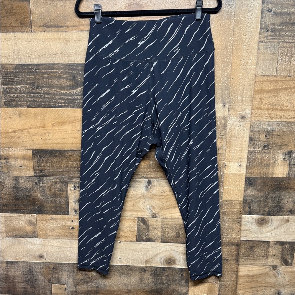 Glyder Black Streaking Tiger 7/8 length Sultry Leggings Women's Size 2X